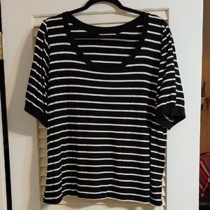 89th + Madison Women's XXXL Short Sleeve Black & White Stripped Shirt